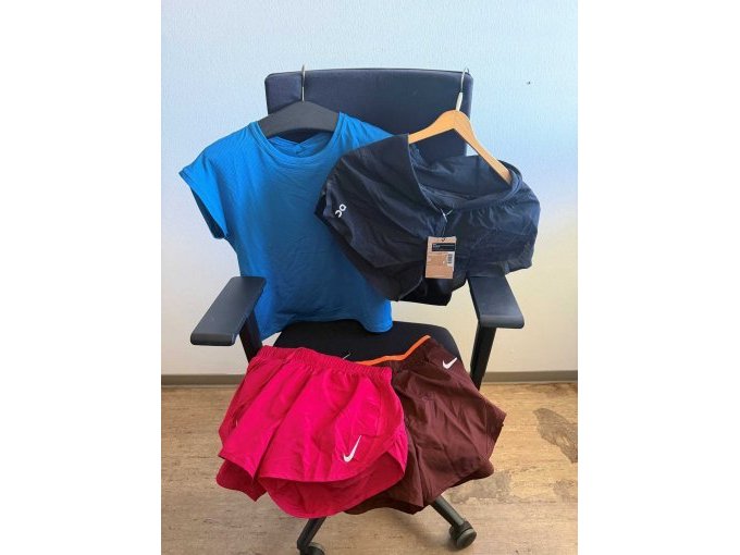 Shorts und T-Shirt gesamt