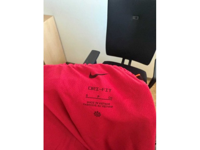 Nike Shorts Berry Details