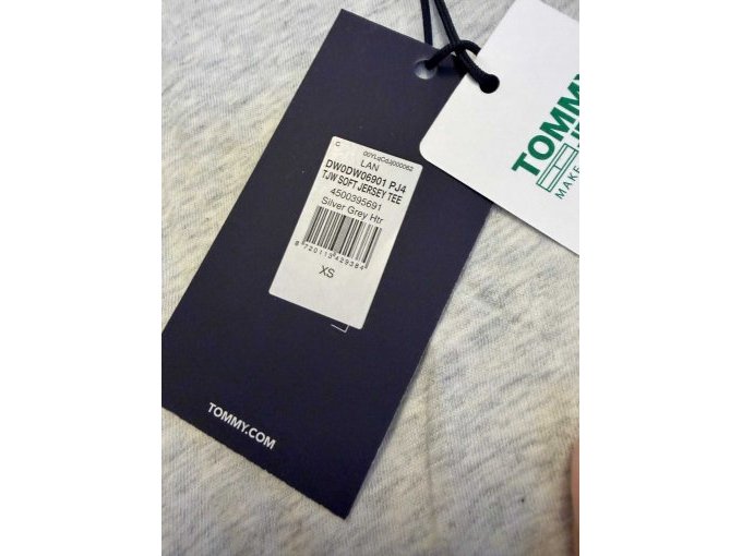 Details zum T-shirt grau