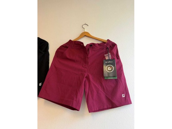 Shorts magenta von vorne