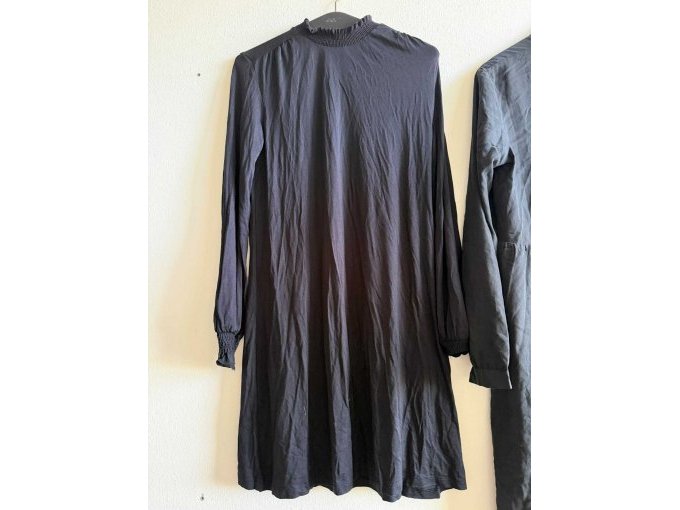 1 Sammelposten original E-Sprit Gr.S u. S.Oliver Kleid Gr. 38, schwarz, neu, 2-tlg – foto 5 – kavel bij Zoll-Auktion, Mainz