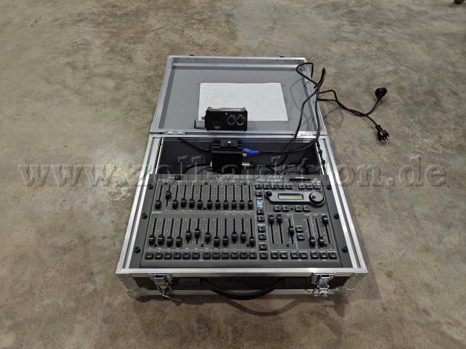1x Eurolite LC2312 DMX-Controller