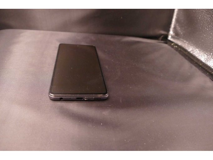 Samsung A52 5G (SM-A526B), 128 GB, Displayansicht mit unterer Umrandung, Ladebuchse, AUX-Anschluss und Lautsprecherausgang