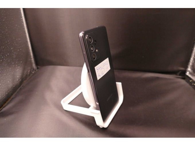 Samsung A52 5G (SM-A526B), 128 GB, seitliche Rückseitenansicht im Stehen, Kameraansicht