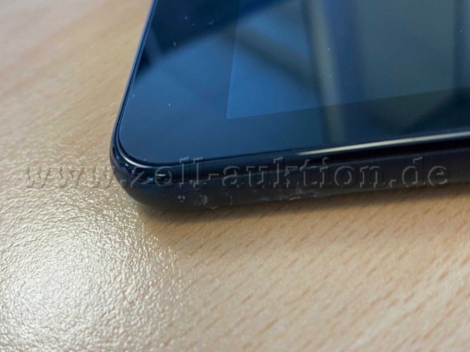 Eckansicht Tablet mit Gebrauchsspuren