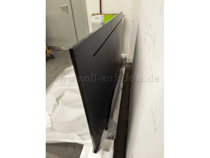 Fernseher ausgepackt Seitenansicht