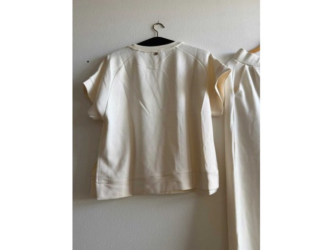 T-shirt von hinten