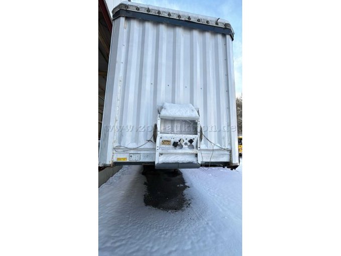 Sattelauflieger
Front