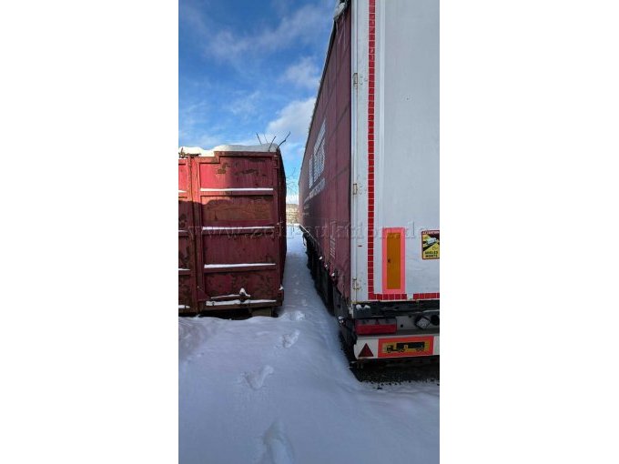 Sattelauflieger hinten Seite links