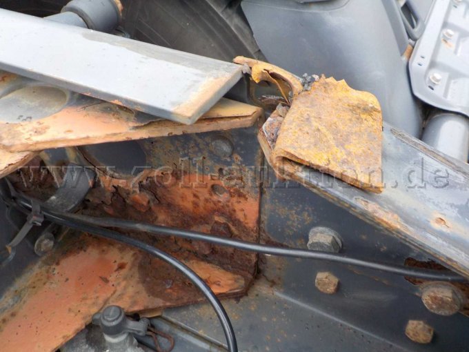 Detailbild verbogene Stelle am Rahmenabschluss