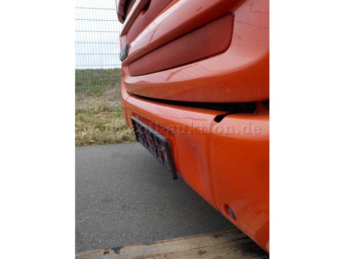 Detailbild Delle in Frontstoßfänger