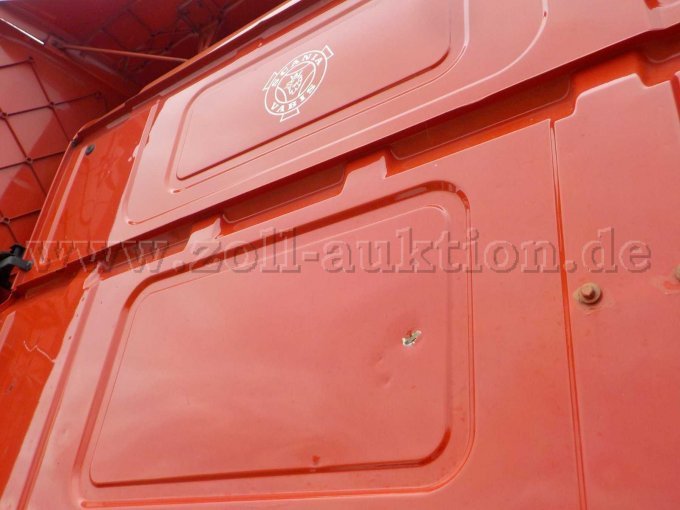 Detailbild Delle/Loch in Rückwand