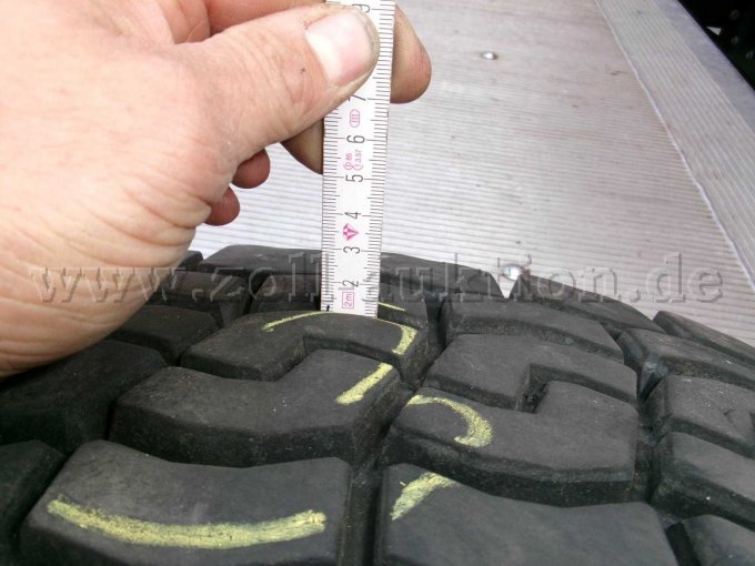 1 Satz Reifen 6 Stück Bridgestone in 11R 22.5- Typ MLX 716 – foto 4 – kavel bij Zoll-Auktion, Cuxhaven