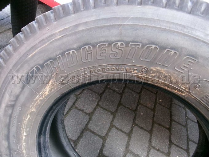 1 Satz Reifen 6 Stück Bridgestone in 11R 22.5- Typ MLX 716 – foto 8 – kavel bij Zoll-Auktion, Cuxhaven