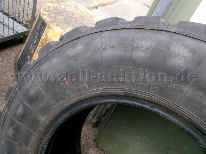 1 Satz Reifen 6 Stück Bridgestone in 11R 22.5- Typ MLX 716 – foto 2 – kavel bij Zoll-Auktion, Cuxhaven