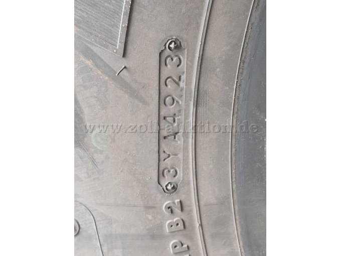 1 Satz Unimogreifen Bridgestone, 22,5 Zoll – foto 3 – kavel bij Zoll-Auktion, Ganderkesee