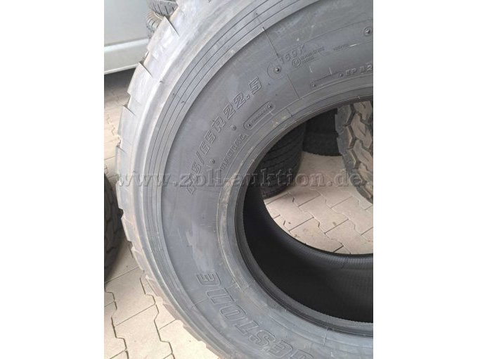 1 Satz Unimogreifen Bridgestone, 22,5 Zoll – foto 2 – kavel bij Zoll-Auktion, Ganderkesee