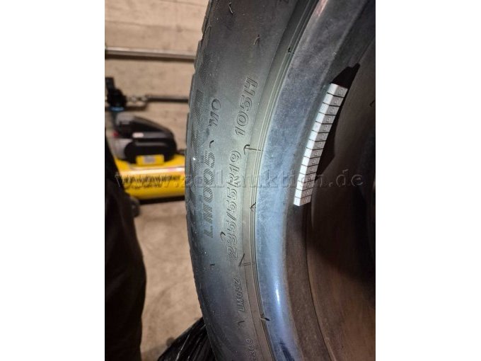 1 Satz Winterreifen inkl. Felge, 235/55 R19 105 H, für Mercedes EQE350+ – foto 2 – kavel bij Zoll-Auktion, Bielefeld