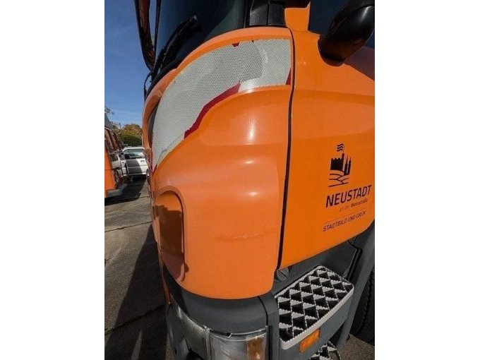 Kratzer vorne rechts