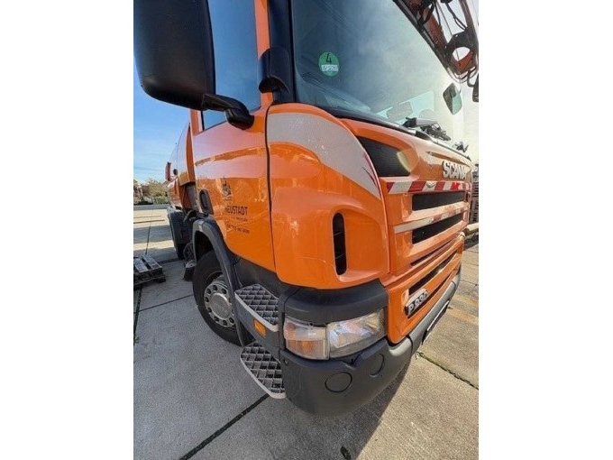 Kratzer vorne rechts