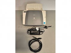Canon DR-3010 - Frontansicht mit Netzteil und USB-Kabel