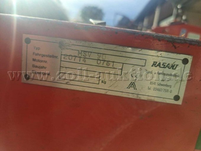 Typenschild Zerkratzt