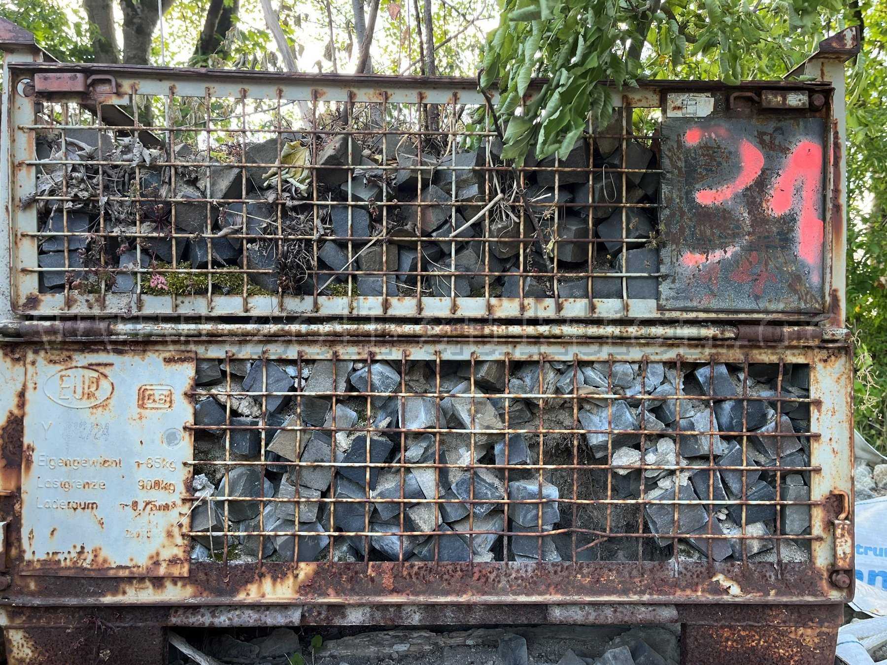 Grauwacke Gitterbox 31