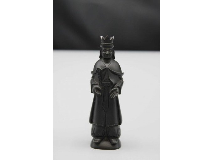 Schachfigur aus schwarzem Onyx, König
