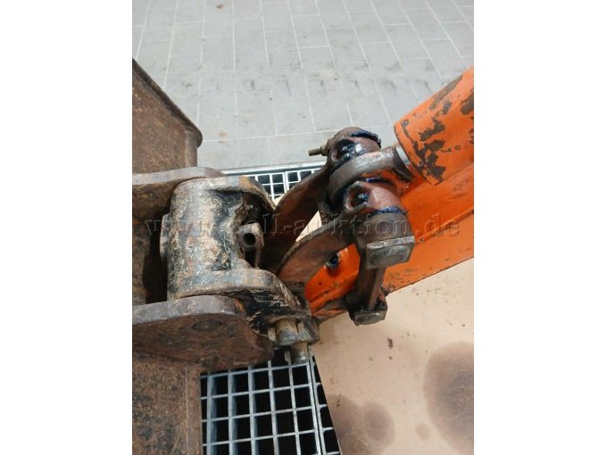 Schaeff HR 12 Anschlüsse Löffel