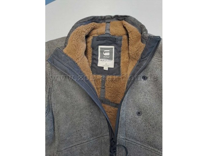 Detailansicht Kragenvorderseite