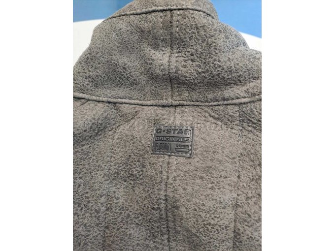 Deteilansicht Kragenrückseite