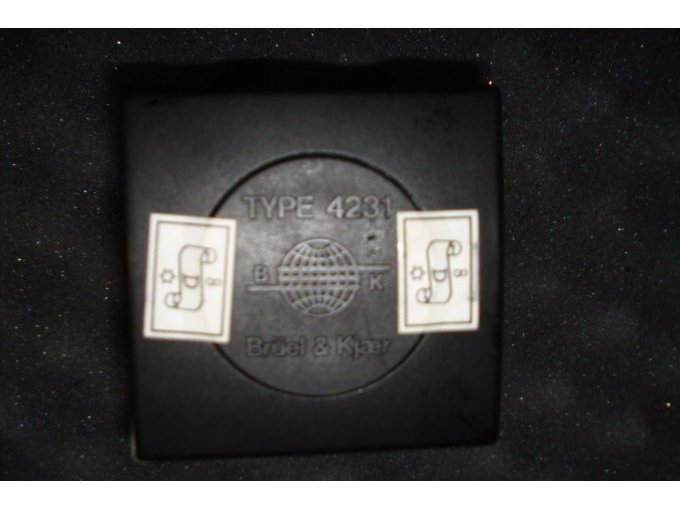 Der Kalibrator von hinten mit Typbezeichnung.