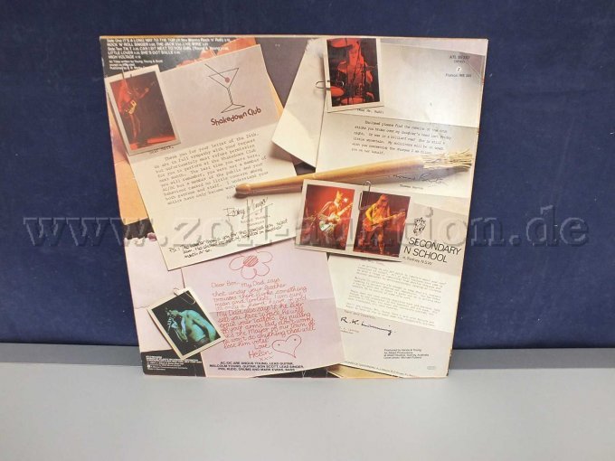 Rückseite der LP mit Beschädigungen