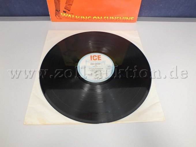 Detailansicht der LP "Walking On Sunshine" ohne Hülle
