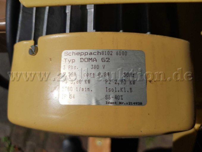 Scheppach Bandschleifmaschine bsm2010 Nahaufnahme des Schildes der technischen Daten