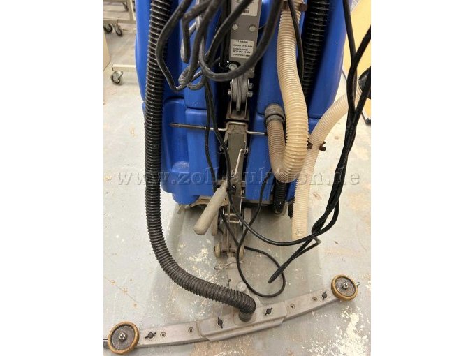 Scheuersaugmaschine von hinten