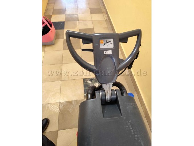 1 Scheuersaugmaschine TASKI swingo 450E - DEFEKT – foto 4 – kavel bij Zoll-Auktion, Rethem (Aller)