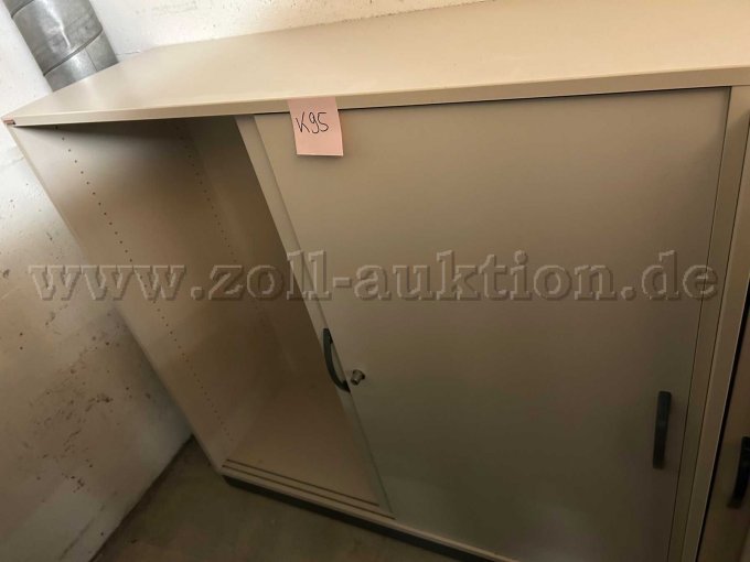 Linke Tür geöffnet