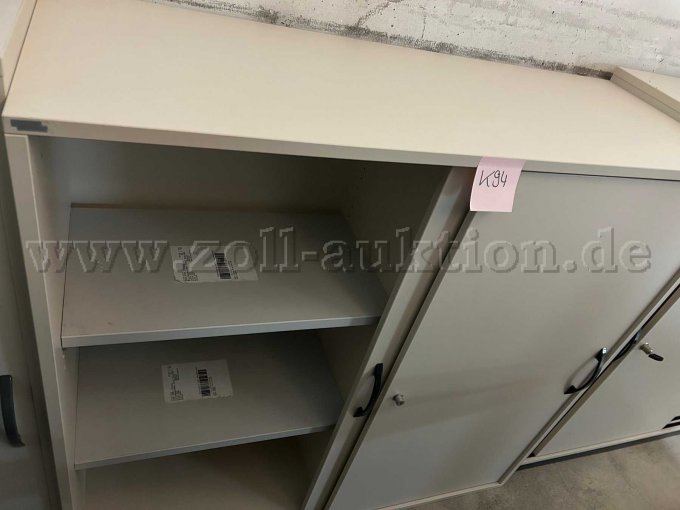 linke Tür geöffnet