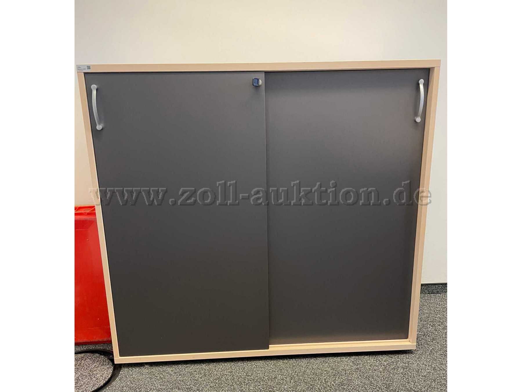 Schrank vorne