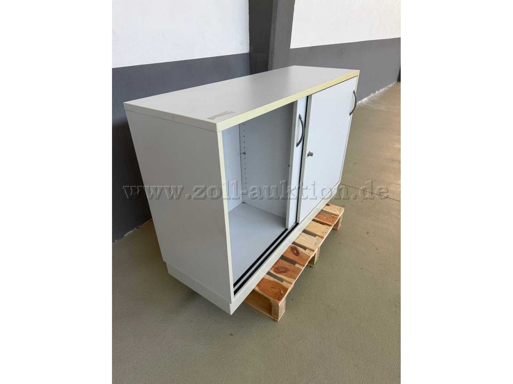 Ansicht von links geöffnet