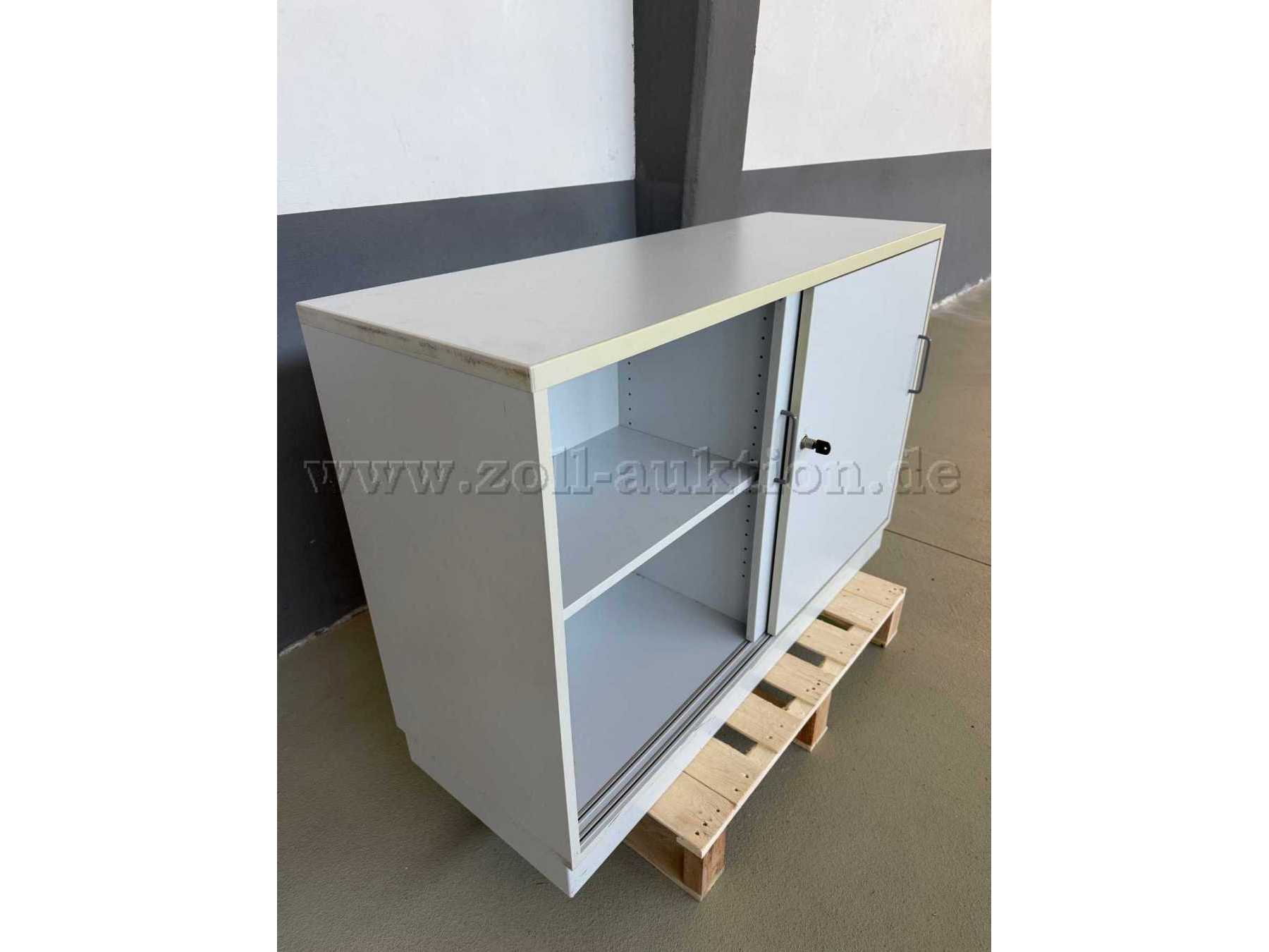 Ansicht von links geöffnet