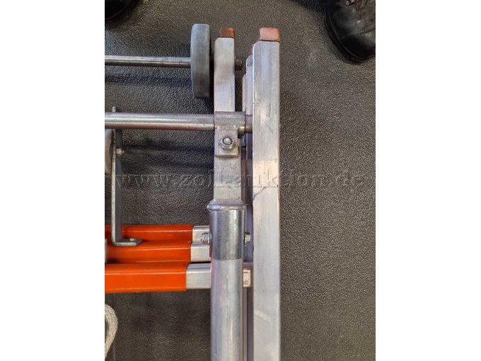 Unterstes Leiterteil Einkerbung rechts