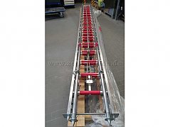 Gesamtansicht, sehr guter Zustand. 2 Stützen zu sehen auf der Rückseite.