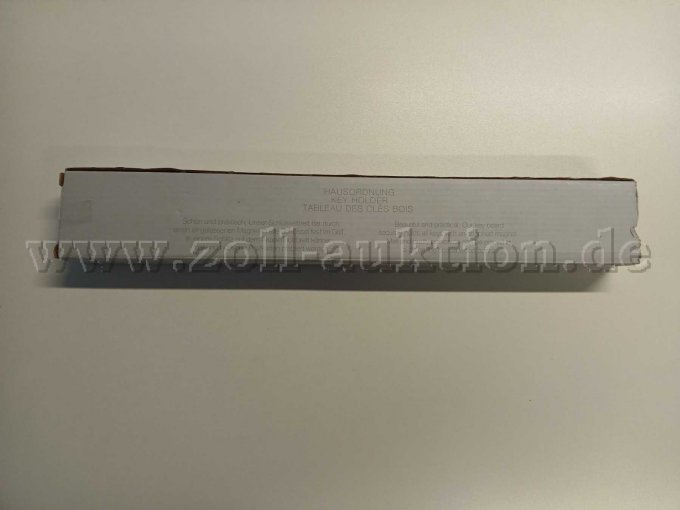 Schlüsselbrett von hinten mit Verpackung