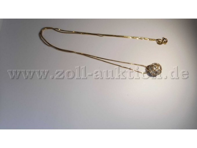 Kette und Anhänger