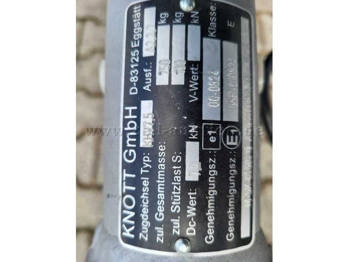 Typenschild zu höhenverstellbarer Zugdeichsel Knott KHV 7,5 Pz mit Zugkugelkupplung und auswechselbar auf Zugöse
