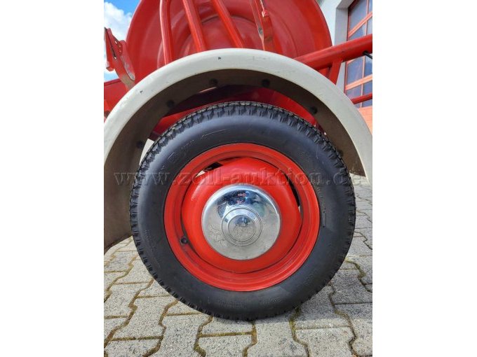 Schlauchanhänger von W. Barth, Fellbach BSA 52/II Reifen