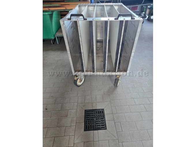 Schlauchrollwagen
Schwenkbare Rollen