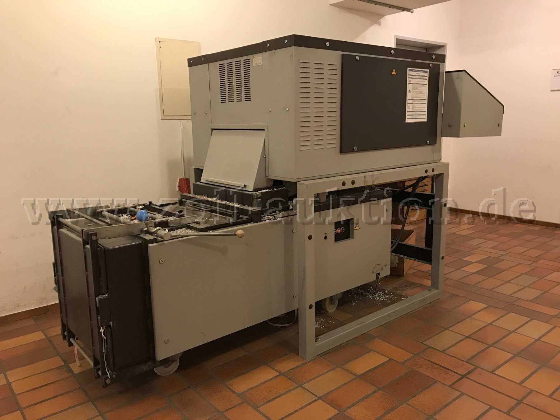 Komplette Ansicht Schreddar